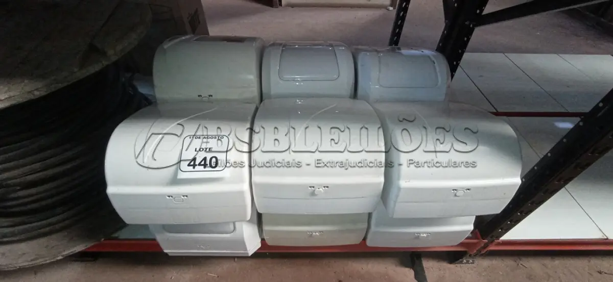 LOTE 440 - 12 DISPENSES DE PAPEL. (NO ESTADO) ATENÇÃO! FAZER A VISITAÇÃO ANTES DE ARREMATAR, NÃO SABEMOS SE FUNCIONA, LEILÃO NÃO TEM GARANTIA E NEM DEVOLUÇÃO, SUJEITO A POSSÍVEIS AVARIAS VISÍVEIS/OCULTAS E/OU AUSÊNCIA DE COMPONENTES.