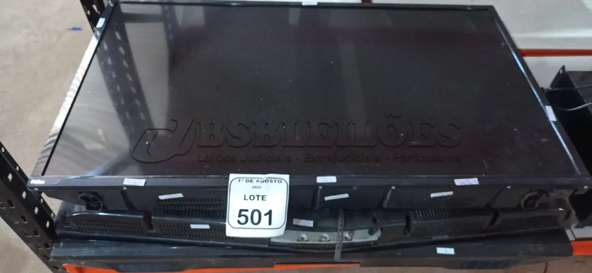 LOTE 501 - 03 TVS DE TAMANHOS E MARCAS DIVERSAS PARA RETIRADA DE PEÇAS. (NO ESTADO) ATENÇÃO! FAZER A VISITAÇÃO ANTES DE ARREMATAR, NÃO SABEMOS SE FUNCIONA, LEILÃO NÃO TEM GARANTIA E NEM DEVOLUÇÃO, SUJEITO A POSSÍVEIS AVARIAS VISÍVEIS/OCULTAS E/OU AUSÊNCIA DE COMPONENTES.