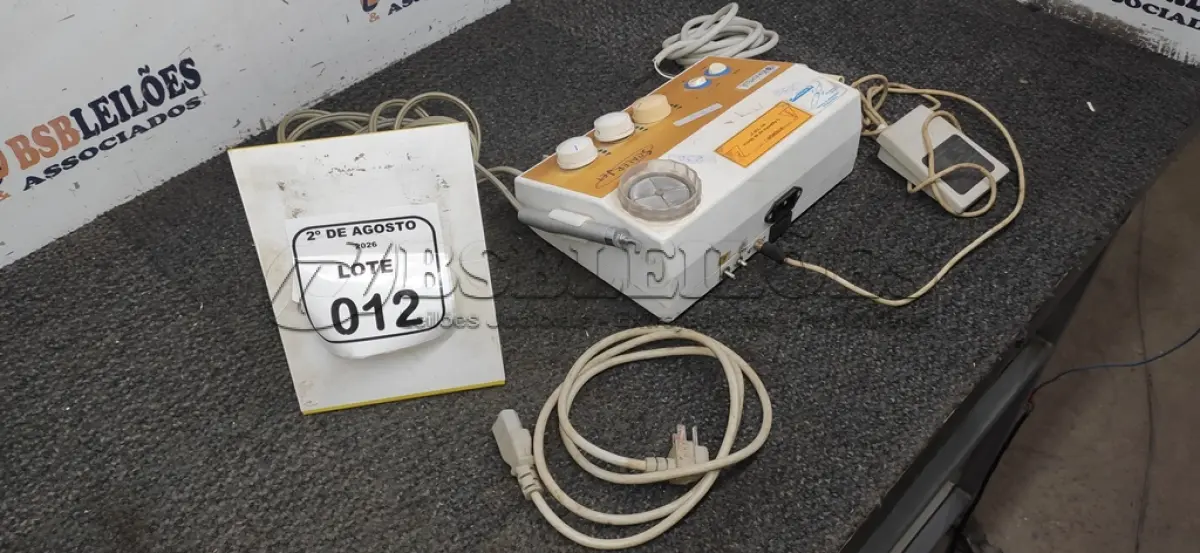LOTE 012 - 01 ULTRASSOM COM JATO DE BICARBONATO MODELO SCALERJET MARCA KONDENTECH. (NO ESTADO) ATENÇÃO! FAZER A VISITAÇÃO ANTES DE ARREMATAR, NÃO SABEMOS SE FUNCIONA, LEILÃO NÃO TEM GARANTIA E NEM DEVOLUÇÃO, SUJEITO A POSSÍVEIS AVARIAS VISÍVEIS/OCULTAS E/OU AUSÊNCIA DE COMPONENTES.