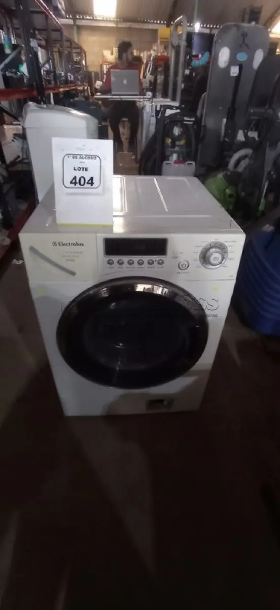 LOTE 404