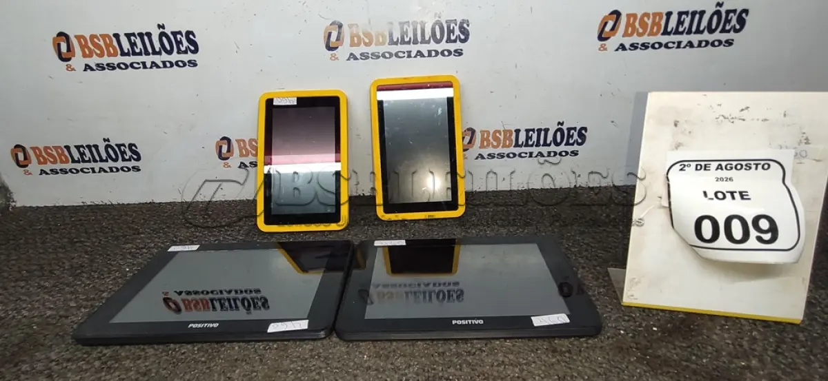 LOTE 009 - 04 TABLETS DE MARCAS E MODELOS DIVERSOS SEM FONTE. (NO ESTADO) ATENÇÃO! FAZER A VISITAÇÃO ANTES DE ARREMATAR, NÃO SABEMOS SE FUNCIONA, LEILÃO NÃO TEM GARANTIA E NEM DEVOLUÇÃO, SUJEITO A POSSÍVEIS AVARIAS VISÍVEIS/OCULTAS E/OU AUSÊNCIA DE COMPONENTES.