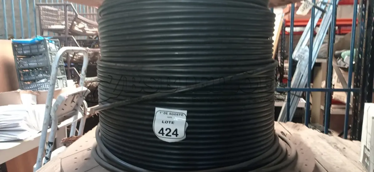 LOTE 424 - 1 CARRETEL COM APROXIMADAMENTE 561M DE FIO 0,95MM CABO DE ALUMÍNIO ISOLADO. (NO ESTADO) ATENÇÃO! FAZER A VISITAÇÃO ANTES DE ARREMATAR, NÃO SABEMOS SE FUNCIONA, LEILÃO NÃO TEM GARANTIA E NEM DEVOLUÇÃO, SUJEITO A POSSÍVEIS AVARIAS VISÍVEIS/OCULTAS E/OU AUSÊNCIA DE COMPONENTES.