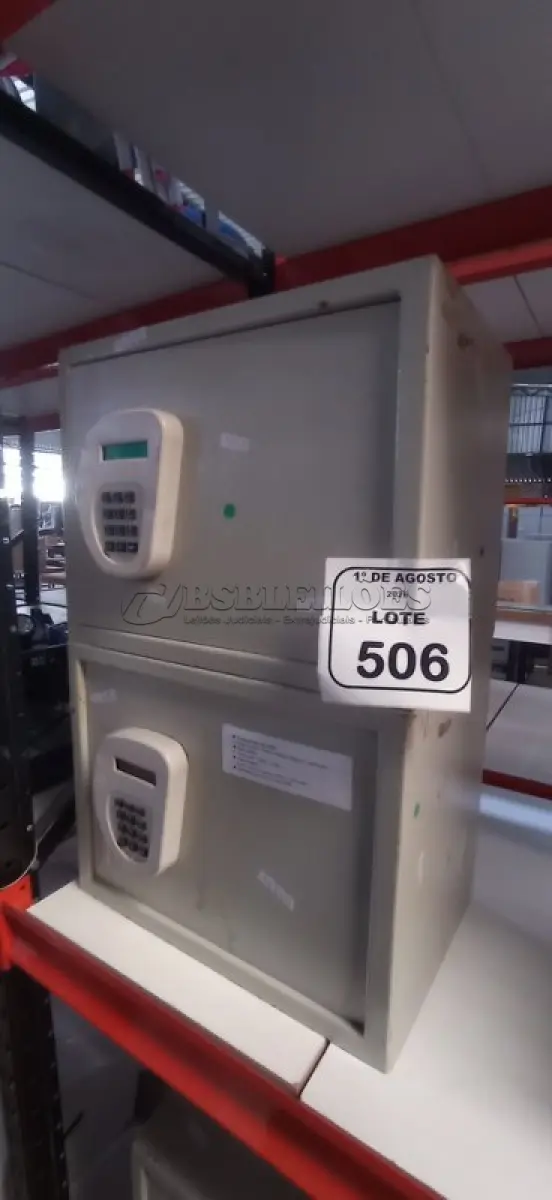 LOTE 506 - 02 COFRES DIGITAIS. (NO ESTADO) ATENÇÃO! FAZER A VISITAÇÃO ANTES DE ARREMATAR, NÃO SABEMOS SE FUNCIONA, LEILÃO NÃO TEM GARANTIA E NEM DEVOLUÇÃO, SUJEITO A POSSÍVEIS AVARIAS VISÍVEIS/OCULTAS E/OU AUSÊNCIA DE COMPONENTES.
