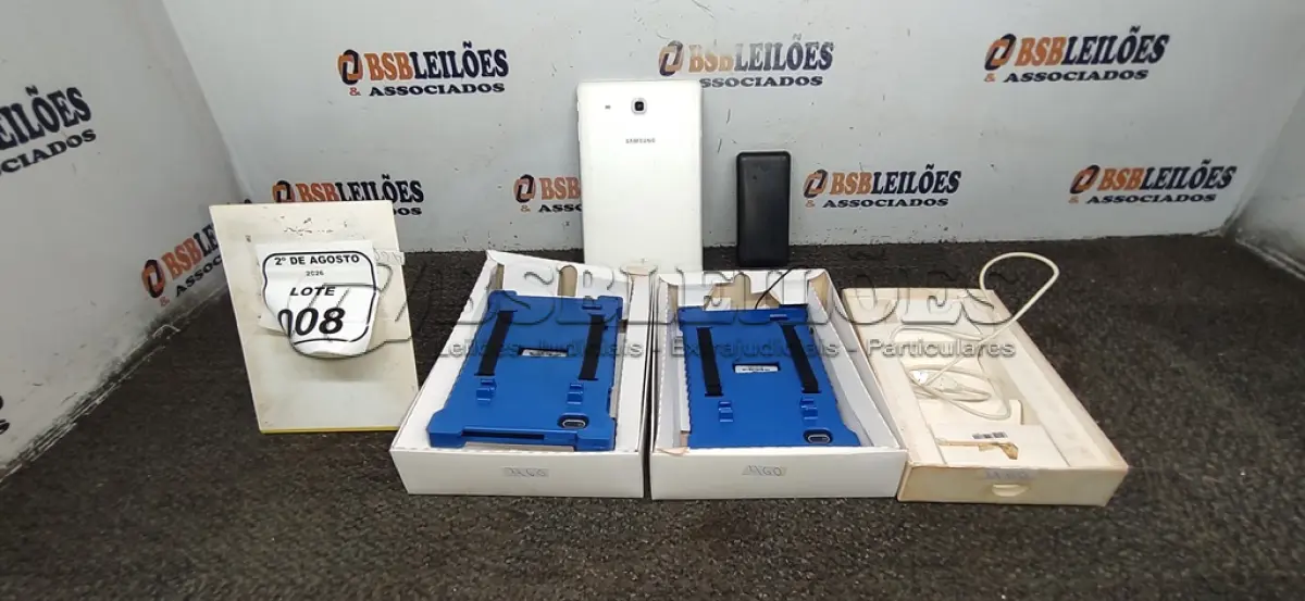 LOTE 008 - 03 TABLETS DE MARCAS E MODELOS DIVERSOS SEM FONTE. (NO ESTADO) ATENÇÃO! FAZER A VISITAÇÃO ANTES DE ARREMATAR, NÃO SABEMOS SE FUNCIONA, LEILÃO NÃO TEM GARANTIA E NEM DEVOLUÇÃO, SUJEITO A POSSÍVEIS AVARIAS VISÍVEIS/OCULTAS E/OU AUSÊNCIA DE COMPONENTES.