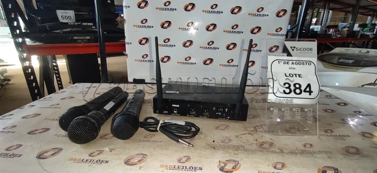 LOTE 384 - 03 MICROFONES E 01 RECEPTOR. (NO ESTADO) ATENÇÃO! FAZER A VISITAÇÃO ANTES DE ARREMATAR, NÃO SABEMOS SE FUNCIONA, LEILÃO NÃO TEM GARANTIA E NEM DEVOLUÇÃO, SUJEITO A POSSÍVEIS AVARIAS VISÍVEIS/OCULTAS E/OU AUSÊNCIA DE COMPONENTES.