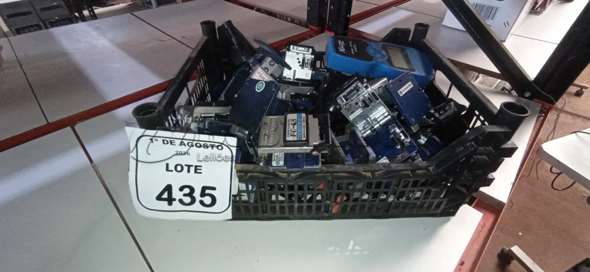 LOTE 435 - 01 LOTE COM VÁRIOS CLIVADORES DE FIBRA OPTICA. (NO ESTADO) ATENÇÃO! FAZER A VISITAÇÃO ANTES DE ARREMATAR, NÃO SABEMOS SE FUNCIONA, LEILÃO NÃO TEM GARANTIA E NEM DEVOLUÇÃO, SUJEITO A POSSÍVEIS AVARIAS VISÍVEIS/OCULTAS E/OU AUSÊNCIA DE COMPONENTES.