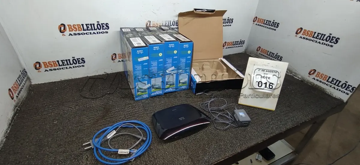 LOTE 016 - 05 ROUTERS DE BANDA LARGA MARCA CISCO. (NO ESTADO) ATENÇÃO! FAZER A VISITAÇÃO ANTES DE ARREMATAR, NÃO SABEMOS SE FUNCIONA, LEILÃO NÃO TEM GARANTIA E NEM DEVOLUÇÃO, SUJEITO A POSSÍVEIS AVARIAS VISÍVEIS/OCULTAS E/OU AUSÊNCIA DE COMPONENTES.