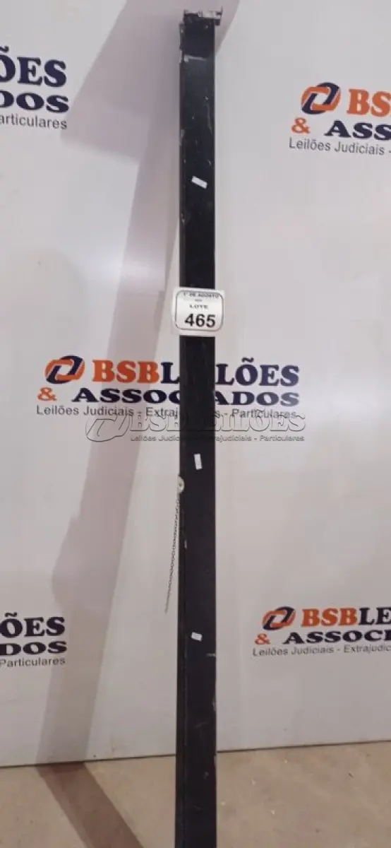 LOTE 465 - 01 TELA DE PROJEÇÃO RETRÁTIL. (NO ESTADO) ATENÇÃO! FAZER A VISITAÇÃO ANTES DE ARREMATAR, NÃO SABEMOS SE FUNCIONA, LEILÃO NÃO TEM GARANTIA E NEM DEVOLUÇÃO, SUJEITO A POSSÍVEIS AVARIAS VISÍVEIS/OCULTAS E/OU AUSÊNCIA DE COMPONENTES.