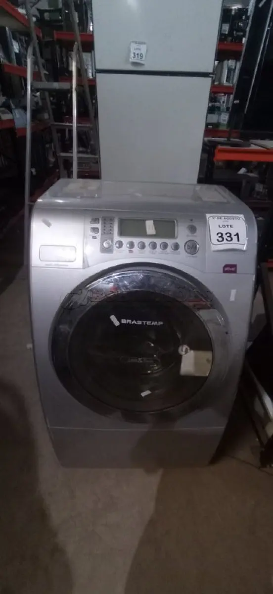 LOTE 331 - 01 LAVA E SECA MARCA BRASTEMP. (NO ESTADO) ATENÇÃO! FAZER A VISITAÇÃO ANTES DE ARREMATAR, NÃO SABEMOS SE FUNCIONA, LEILÃO NÃO TEM GARANTIA E NEM DEVOLUÇÃO, SUJEITO A POSSÍVEIS AVARIAS VISÍVEIS/OCULTAS E/OU AUSÊNCIA DE COMPONENTES.