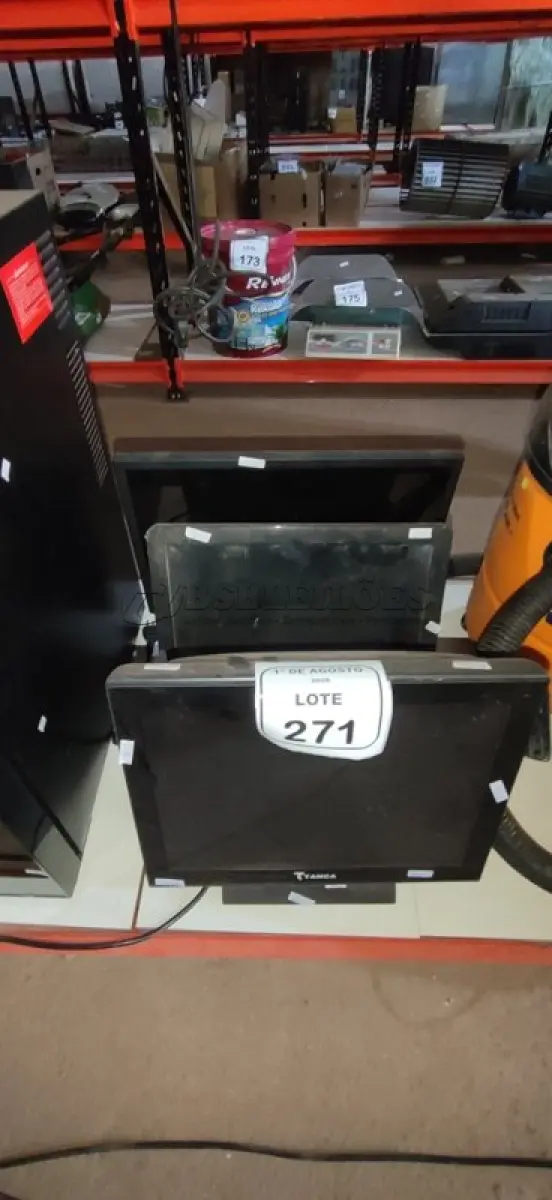 LOTE 271 - 01 MONITOR MARCA PRIZI E 02 MONITORES TOUTCH MARCA TANCA. (NO ESTADO) ATENÇÃO! FAZER A VISITAÇÃO ANTES DE ARREMATAR, NÃO SABEMOS SE FUNCIONA, LEILÃO NÃO TEM GARANTIA E NEM DEVOLUÇÃO, SUJEITO A POSSÍVEIS AVARIAS VISÍVEIS/OCULTAS E/OU AUSÊNCIA DE COMPONENTES.