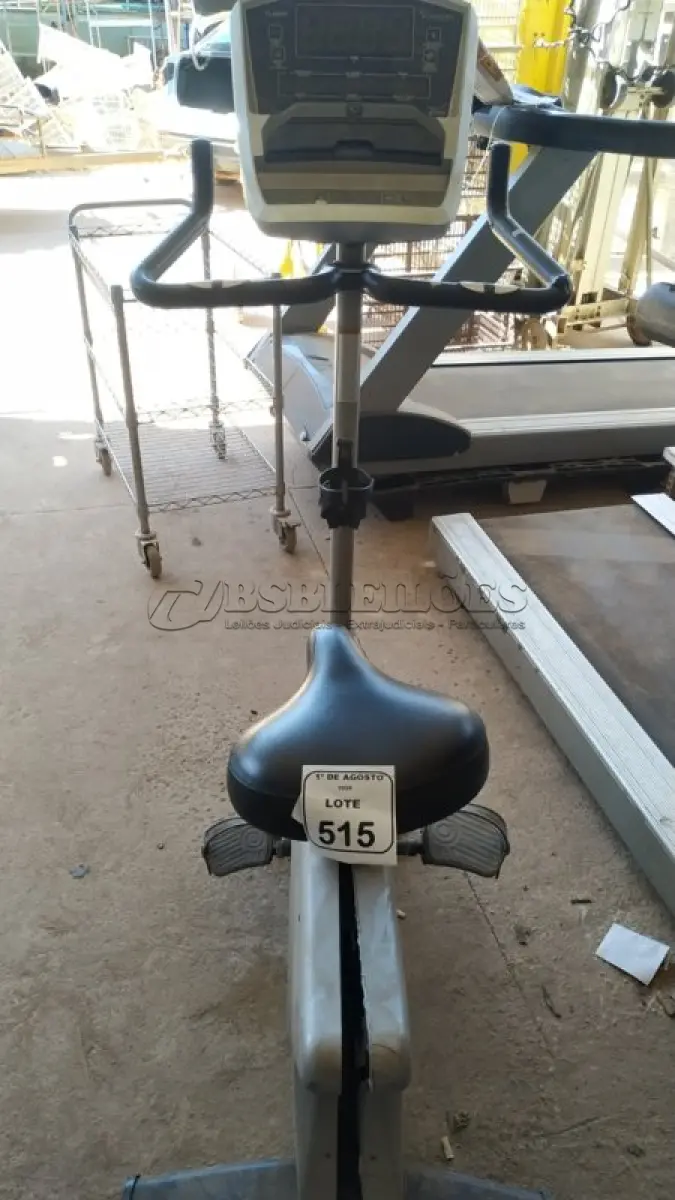 LOTE 515 - 01 BIKE SPINNING. (NO ESTADO) ATENÇÃO! FAZER A VISITAÇÃO ANTES DE ARREMATAR, NÃO SABEMOS SE FUNCIONA, LEILÃO NÃO TEM GARANTIA E NEM DEVOLUÇÃO, SUJEITO A POSSÍVEIS AVARIAS VISÍVEIS/OCULTAS E/OU AUSÊNCIA DE COMPONENTES. (NO ESTADO) ATENÇÃO! FAZER A VISITAÇÃO ANTES DE ARREMATAR, NÃO SABEMOS SE FUNCIONA, LEILÃO NÃO TEM GARANTIA E NEM DEVOLUÇÃO, SUJEITO A POSSÍVEIS AVARIAS VISÍVEIS/OCULTAS E/OU AUSÊNCIA DE COMPONENTES.