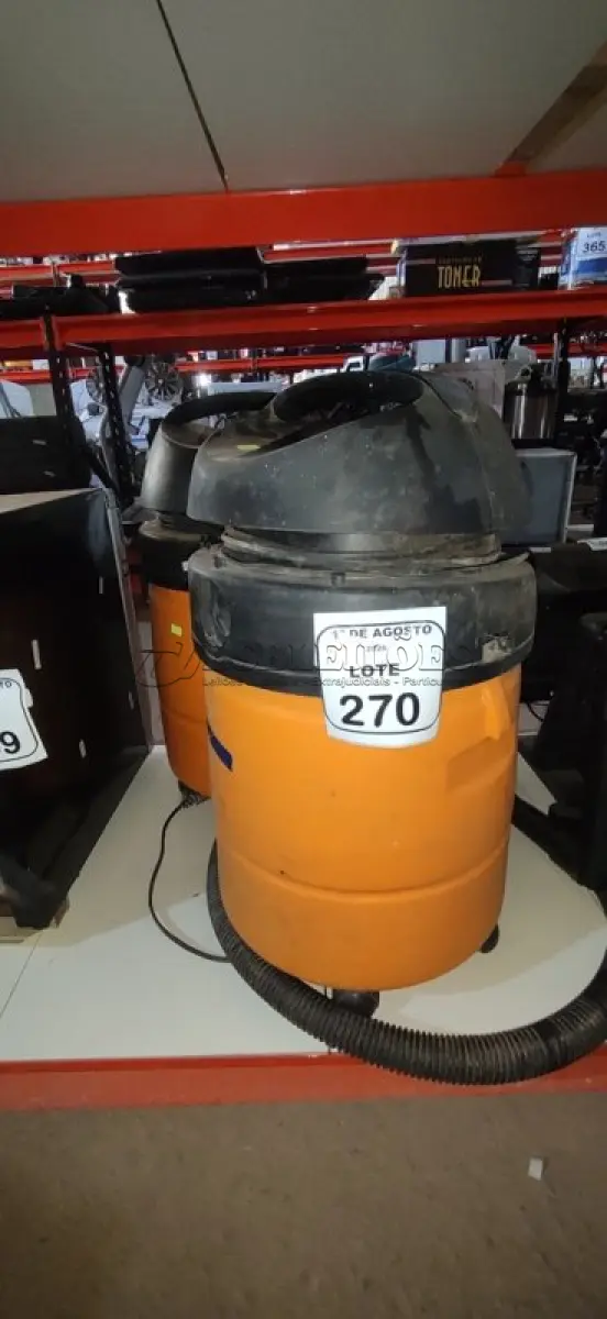LOTE 270 - 02 ASPIRADORES INDUSTRIAIS MODELO GT3000. (NO ESTADO) ATENÇÃO! FAZER A VISITAÇÃO ANTES DE ARREMATAR, NÃO SABEMOS SE FUNCIONA, LEILÃO NÃO TEM GARANTIA E NEM DEVOLUÇÃO, SUJEITO A POSSÍVEIS AVARIAS VISÍVEIS/OCULTAS E/OU AUSÊNCIA DE COMPONENTES.