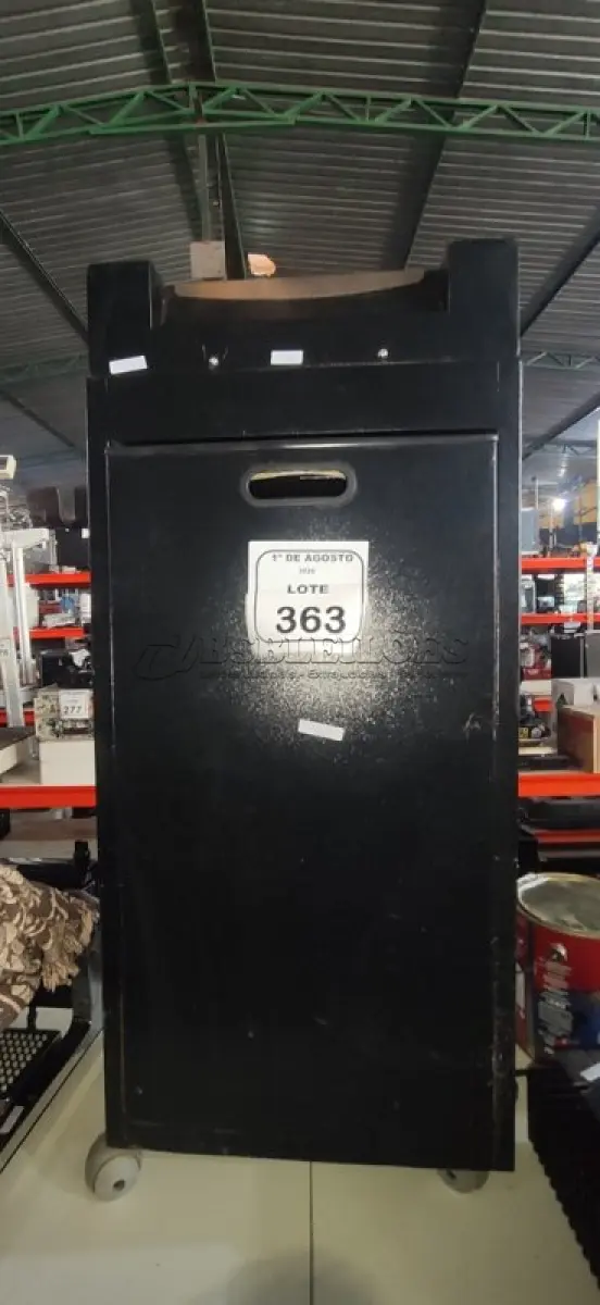 LOTE 363 - 01 FRAGMENTADORA DE PAPEL MODELO 270 30TT MARCA DESTROYER. (NO ESTADO) ATENÇÃO! FAZER A VISITAÇÃO ANTES DE ARREMATAR, NÃO SABEMOS SE FUNCIONA, LEILÃO NÃO TEM GARANTIA E NEM DEVOLUÇÃO, SUJEITO A POSSÍVEIS AVARIAS VISÍVEIS/OCULTAS E/OU AUSÊNCIA DE COMPONENTES.