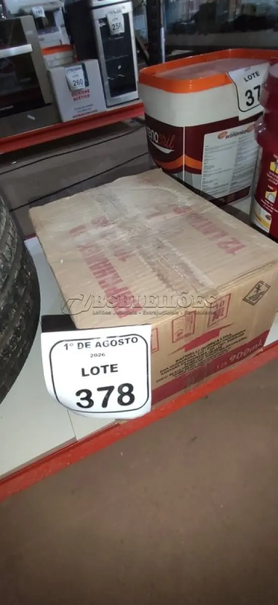 LOTE 378 - 01 CAIXA COM 12 REMOVEDORES DE TINTAS E TEXTURAS DE 900ML CADA. (NO ESTADO) ATENÇÃO! FAZER A VISITAÇÃO ANTES DE ARREMATAR, NÃO SABEMOS SE FUNCIONA, LEILÃO NÃO TEM GARANTIA E NEM DEVOLUÇÃO, SUJEITO A POSSÍVEIS AVARIAS VISÍVEIS/OCULTAS E/OU AUSÊNCIA DE COMPONENTES.