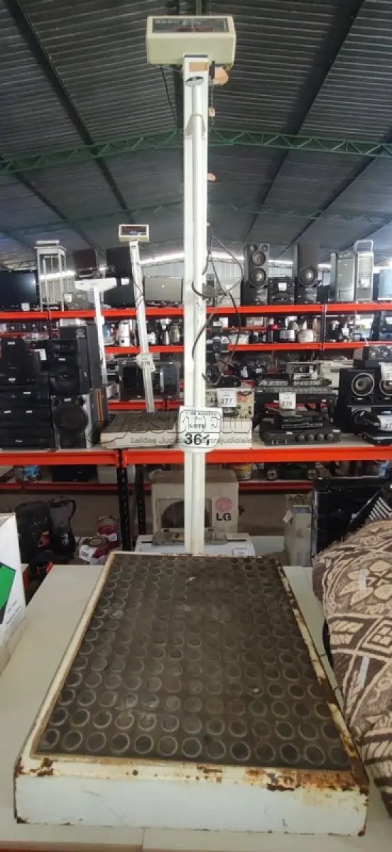 LOTE 361 - 01 BALANÇA ANTROPOMÉTRICA. (NO ESTADO) ATENÇÃO! FAZER A VISITAÇÃO ANTES DE ARREMATAR, NÃO SABEMOS SE FUNCIONA, LEILÃO NÃO TEM GARANTIA E NEM DEVOLUÇÃO, SUJEITO A POSSÍVEIS AVARIAS VISÍVEIS/OCULTAS E/OU AUSÊNCIA DE COMPONENTES.