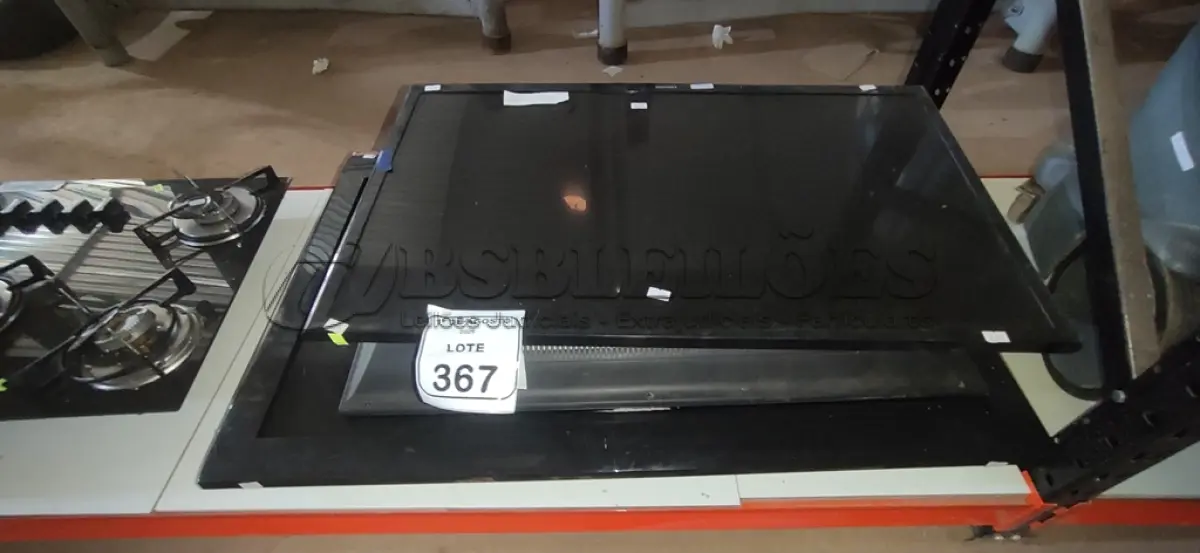 LOTE 367 - 03 TVS DE TAMANHOS E MARCAS DIVERSOS. (NO ESTADO) ATENÇÃO! FAZER A VISITAÇÃO ANTES DE ARREMATAR, NÃO SABEMOS SE FUNCIONA, LEILÃO NÃO TEM GARANTIA E NEM DEVOLUÇÃO, SUJEITO A POSSÍVEIS AVARIAS VISÍVEIS/OCULTAS E/OU AUSÊNCIA DE COMPONENTES.