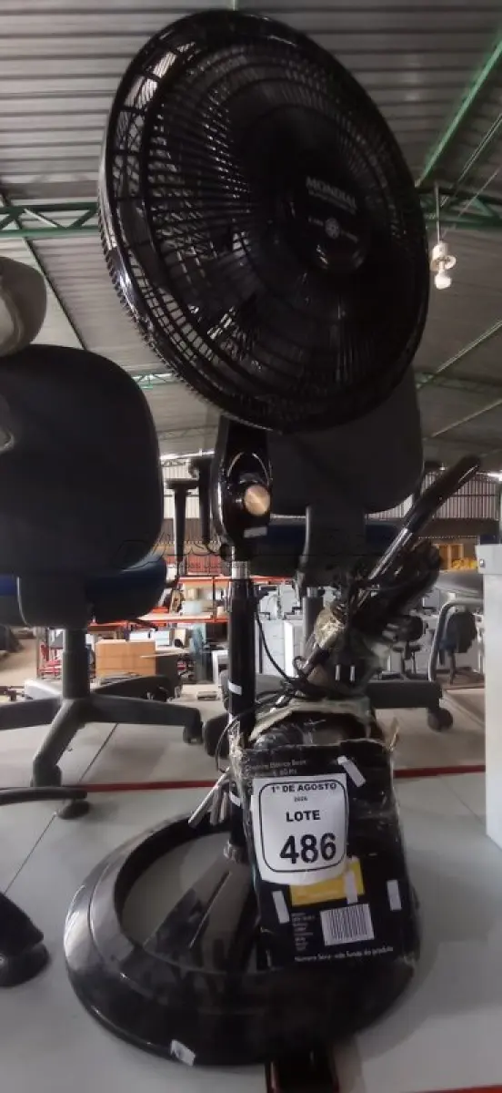 LOTE 486 - 01 VENTILADOR DE COLUNA, 01 ASPIRADOR DE PÓ E 01 CHALEIRA ELÉTRICA. (NO ESTADO) ATENÇÃO! FAZER A VISITAÇÃO ANTES DE ARREMATAR, NÃO SABEMOS SE FUNCIONA, LEILÃO NÃO TEM GARANTIA E NEM DEVOLUÇÃO, SUJEITO A POSSÍVEIS AVARIAS VISÍVEIS/OCULTAS E/OU AUSÊNCIA DE COMPONENTES.