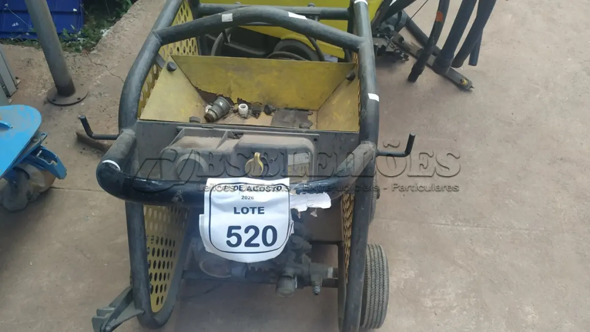 LOTE 520 - 01 LAVADORA DE ALTA PRESSÃO INDUSTRIAL MODELO HD 10/25 MAXI MARCA KARCHER. (NO ESTADO) ATENÇÃO! FAZER A VISITAÇÃO ANTES DE ARREMATAR, NÃO SABEMOS SE FUNCIONA, LEILÃO NÃO TEM GARANTIA E NEM DEVOLUÇÃO, SUJEITO A POSSÍVEIS AVARIAS VISÍVEIS/OCULTAS E/OU AUSÊNCIA DE COMPONENTES.
