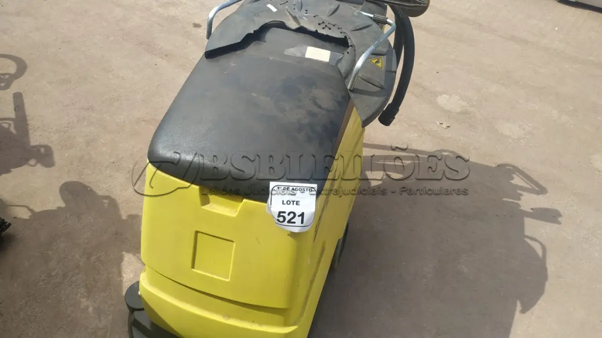 LOTE 521 - 01 MÁQUINA DE LAVAR PISO INDUSTRIAL MODELO BD 530 MARCA KARCHER. (NO ESTADO) ATENÇÃO! FAZER A VISITAÇÃO ANTES DE ARREMATAR, NÃO SABEMOS SE FUNCIONA, LEILÃO NÃO TEM GARANTIA E NEM DEVOLUÇÃO, SUJEITO A POSSÍVEIS AVARIAS VISÍVEIS/OCULTAS E/OU AUSÊNCIA DE COMPONENTES.