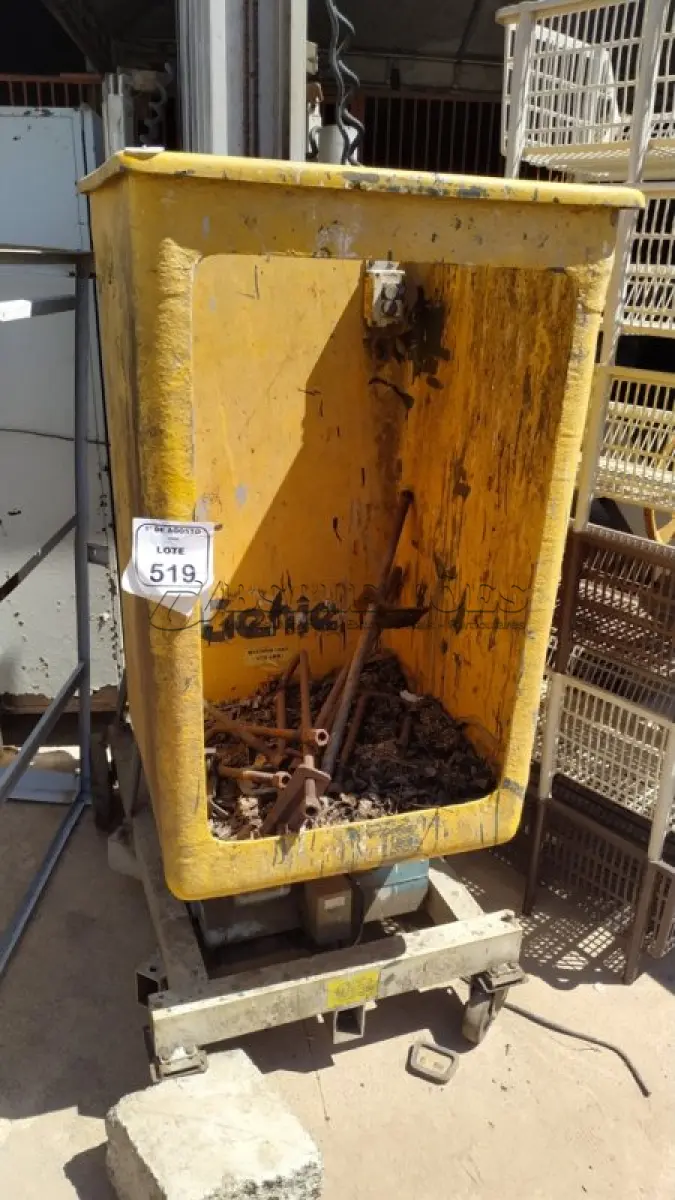 LOTE 519 - 01 PLATAFORMA ELEVATÓRIA COM CESTO AÉREO. (NO ESTADO) ATENÇÃO! FAZER A VISITAÇÃO ANTES DE ARREMATAR, NÃO SABEMOS SE FUNCIONA, LEILÃO NÃO TEM GARANTIA E NEM DEVOLUÇÃO, SUJEITO A POSSÍVEIS AVARIAS VISÍVEIS/OCULTAS E/OU AUSÊNCIA DE COMPONENTES.