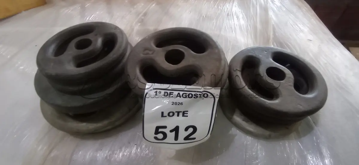 LOTE 512 - 16 ANILHAS DE FERRO DE PESOS DIVERSOS. (NO ESTADO) ATENÇÃO! FAZER A VISITAÇÃO ANTES DE ARREMATAR, NÃO SABEMOS SE FUNCIONA, LEILÃO NÃO TEM GARANTIA E NEM DEVOLUÇÃO, SUJEITO A POSSÍVEIS AVARIAS VISÍVEIS/OCULTAS E/OU AUSÊNCIA DE COMPONENTES.