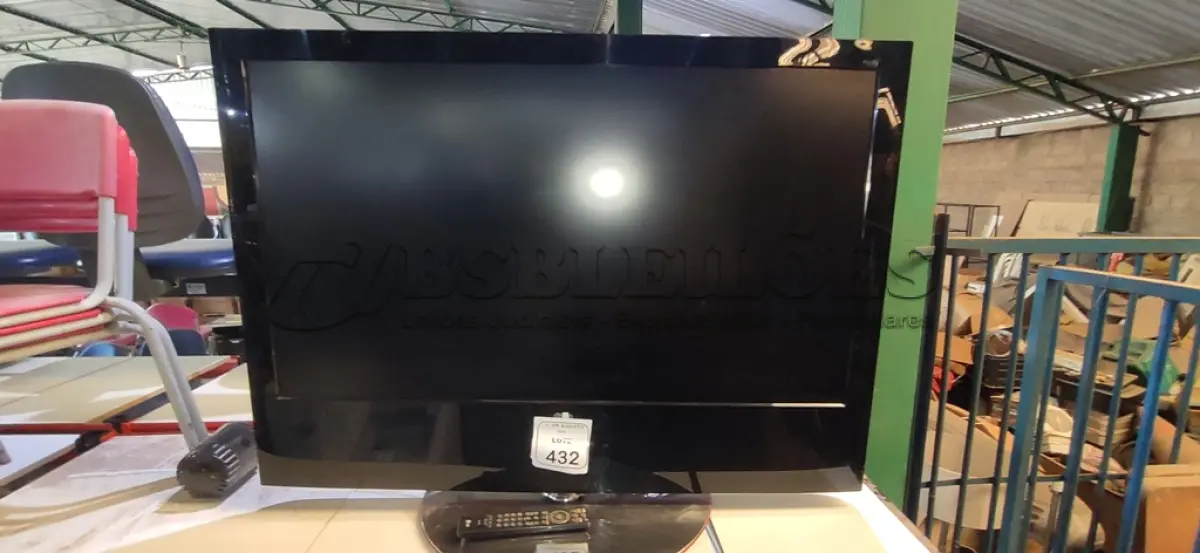 LOTE 432 - 01 TV 47’’ MARCA LG PARA RETIRADA DE PEÇAS. (NO ESTADO) ATENÇÃO! FAZER A VISITAÇÃO ANTES DE ARREMATAR, NÃO SABEMOS SE FUNCIONA, LEILÃO NÃO TEM GARANTIA E NEM DEVOLUÇÃO, SUJEITO A POSSÍVEIS AVARIAS VISÍVEIS/OCULTAS E/OU AUSÊNCIA DE COMPONENTES.