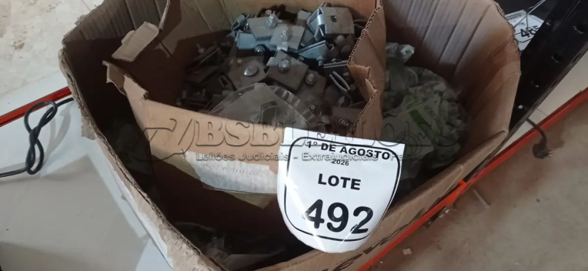LOTE 492 - 01 LOTE COM GRANDE QUANTIDADE DE ABRAÇADEIRA COPO E MATERIAIS EM ALUMÍNIO DIVERSOS. (NO ESTADO) ATENÇÃO! FAZER A VISITAÇÃO ANTES DE ARREMATAR, NÃO SABEMOS SE FUNCIONA, LEILÃO NÃO TEM GARANTIA E NEM DEVOLUÇÃO, SUJEITO A POSSÍVEIS AVARIAS VISÍVEIS/OCULTAS E/OU AUSÊNCIA DE COMPONENTES.