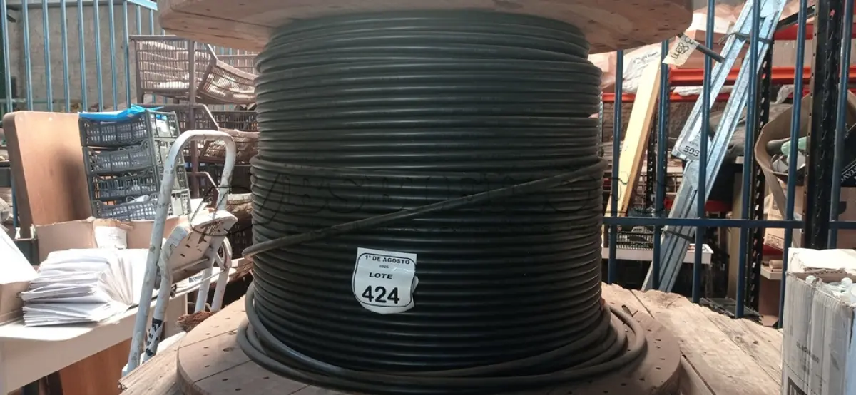 LOTE 424 - 1 CARRETEL COM APROXIMADAMENTE 561M DE FIO 0,95MM CABO DE ALUMÍNIO ISOLADO. (NO ESTADO) ATENÇÃO! FAZER A VISITAÇÃO ANTES DE ARREMATAR, NÃO SABEMOS SE FUNCIONA, LEILÃO NÃO TEM GARANTIA E NEM DEVOLUÇÃO, SUJEITO A POSSÍVEIS AVARIAS VISÍVEIS/OCULTAS E/OU AUSÊNCIA DE COMPONENTES.