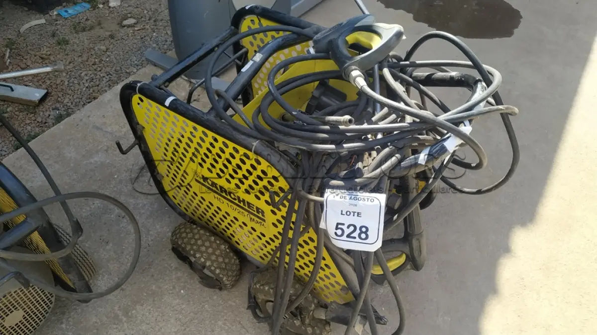 LOTE 528 - 01 LAVADORA DE ALTA PRESSÃO INDUSTRIAL MODELO HD 10/25 MAXI MARCA KARCHER. (NO ESTADO) ATENÇÃO! FAZER A VISITAÇÃO ANTES DE ARREMATAR, NÃO SABEMOS SE FUNCIONA, LEILÃO NÃO TEM GARANTIA E NEM DEVOLUÇÃO, SUJEITO A POSSÍVEIS AVARIAS VISÍVEIS/OCULTAS E/OU AUSÊNCIA DE COMPONENTES.