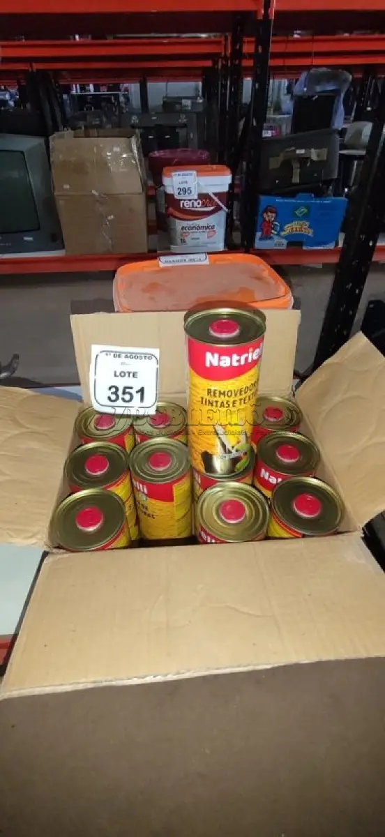 LOTE 351 - 01 CAIXA COM 12 REMOVEDORES DE TINTAS E TEXTURAS DE 900ML CADA. (NO ESTADO) ATENÇÃO! FAZER A VISITAÇÃO ANTES DE ARREMATAR, NÃO SABEMOS SE FUNCIONA, LEILÃO NÃO TEM GARANTIA E NEM DEVOLUÇÃO, SUJEITO A POSSÍVEIS AVARIAS VISÍVEIS/OCULTAS E/OU AUSÊNCIA DE COMPONENTES.