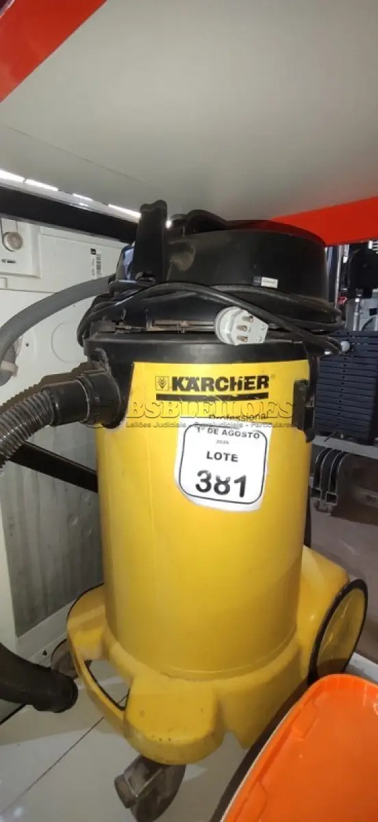 LOTE 381 - 01 ASPIRADOR INDUSTRIAL MODELO NT 48/1 MARCA KARCHER INCOMPLETO. (NO ESTADO) ATENÇÃO! FAZER A VISITAÇÃO ANTES DE ARREMATAR, NÃO SABEMOS SE FUNCIONA, LEILÃO NÃO TEM GARANTIA E NEM DEVOLUÇÃO, SUJEITO A POSSÍVEIS AVARIAS VISÍVEIS/OCULTAS E/OU AUSÊNCIA DE COMPONENTES.