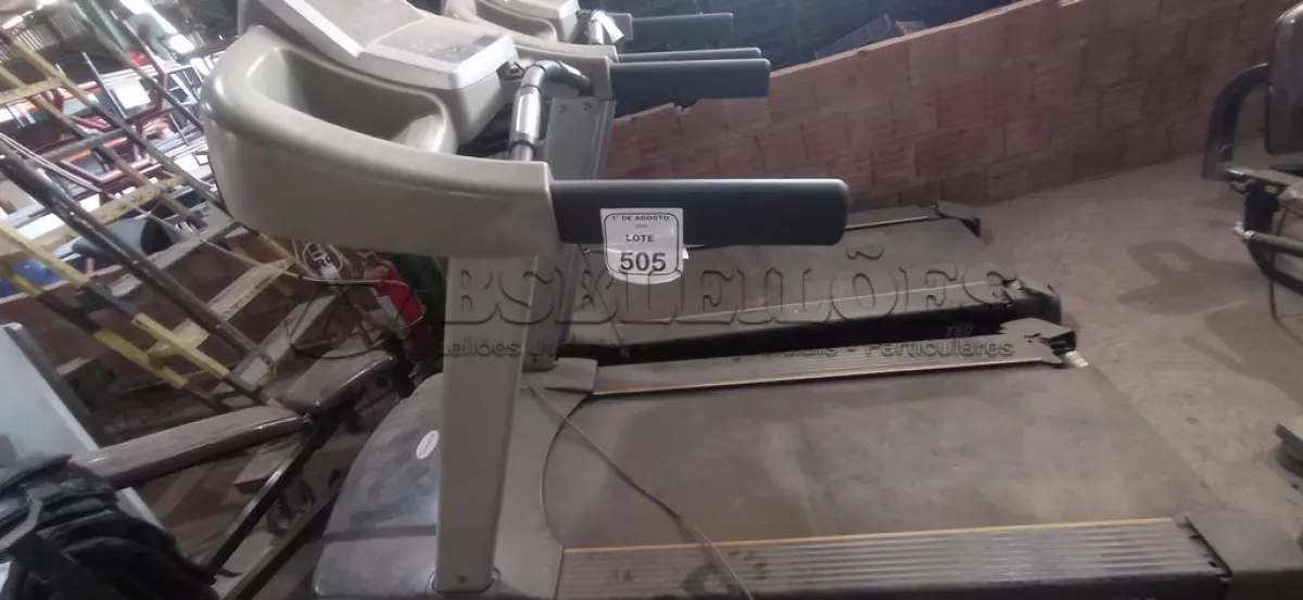 LOTE 505 - 01 ESTEIRA ERGOMÉTRICA MODELO T60 220V MARCA VISION. (NO ESTADO) ATENÇÃO! FAZER A VISITAÇÃO ANTES DE ARREMATAR, NÃO SABEMOS SE FUNCIONA, LEILÃO NÃO TEM GARANTIA E NEM DEVOLUÇÃO, SUJEITO A POSSÍVEIS AVARIAS VISÍVEIS/OCULTAS E/OU AUSÊNCIA DE COMPONENTES.