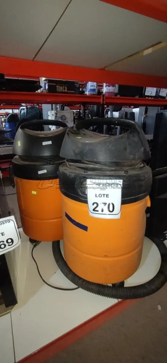 LOTE 270 - 02 ASPIRADORES INDUSTRIAIS MODELO GT3000. (NO ESTADO) ATENÇÃO! FAZER A VISITAÇÃO ANTES DE ARREMATAR, NÃO SABEMOS SE FUNCIONA, LEILÃO NÃO TEM GARANTIA E NEM DEVOLUÇÃO, SUJEITO A POSSÍVEIS AVARIAS VISÍVEIS/OCULTAS E/OU AUSÊNCIA DE COMPONENTES.