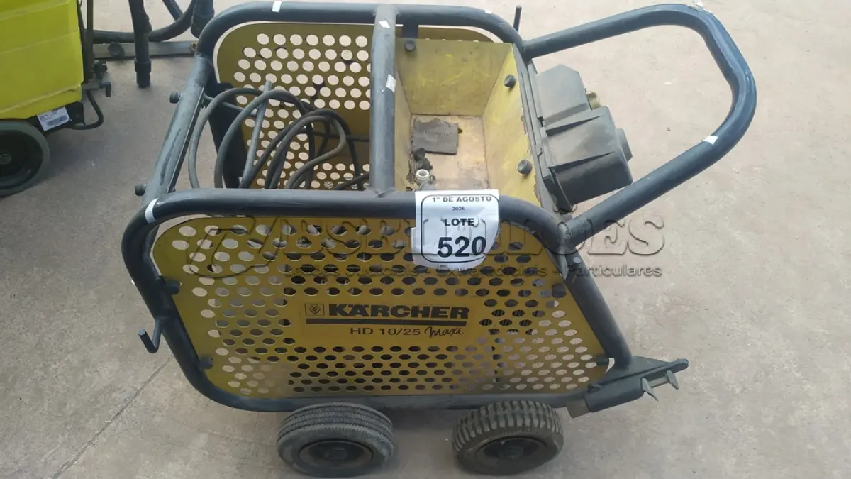 LOTE 520 - 01 LAVADORA DE ALTA PRESSÃO INDUSTRIAL MODELO HD 10/25 MAXI MARCA KARCHER. (NO ESTADO) ATENÇÃO! FAZER A VISITAÇÃO ANTES DE ARREMATAR, NÃO SABEMOS SE FUNCIONA, LEILÃO NÃO TEM GARANTIA E NEM DEVOLUÇÃO, SUJEITO A POSSÍVEIS AVARIAS VISÍVEIS/OCULTAS E/OU AUSÊNCIA DE COMPONENTES.