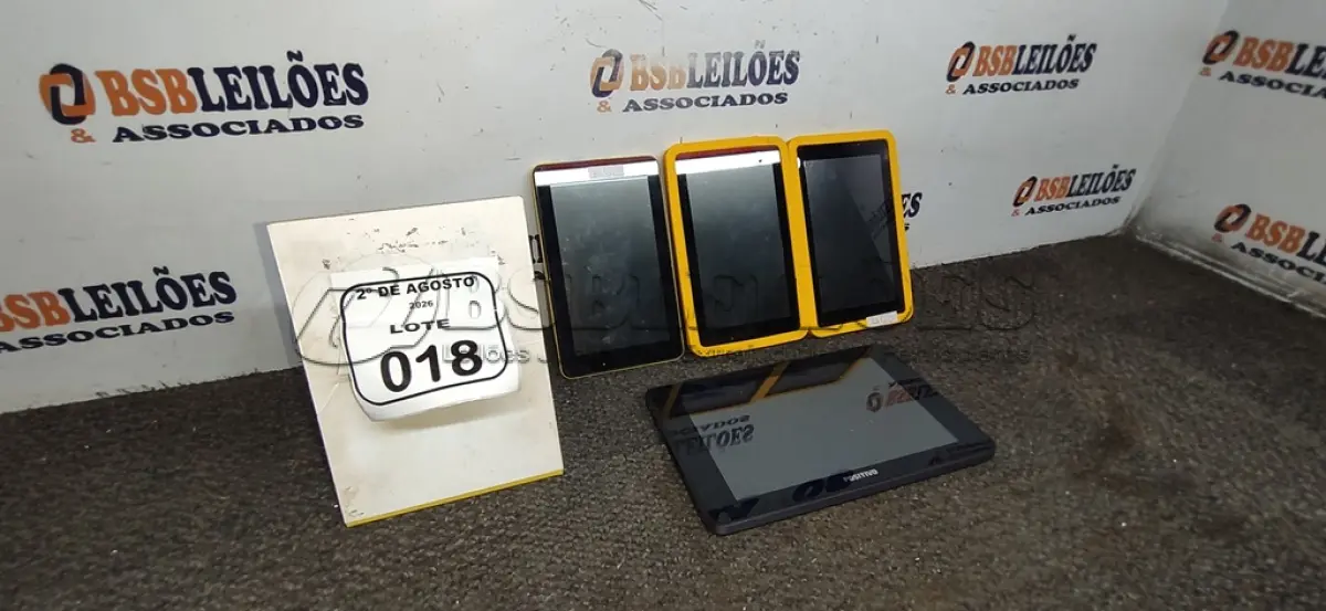 LOTE 018 - 04 TABLETS DE MARCAS E MODELOS DIVERSOS SEM FONTE. (NO ESTADO) ATENÇÃO! FAZER A VISITAÇÃO ANTES DE ARREMATAR, NÃO SABEMOS SE FUNCIONA, LEILÃO NÃO TEM GARANTIA E NEM DEVOLUÇÃO, SUJEITO A POSSÍVEIS AVARIAS VISÍVEIS/OCULTAS E/OU AUSÊNCIA DE COMPONENTES.