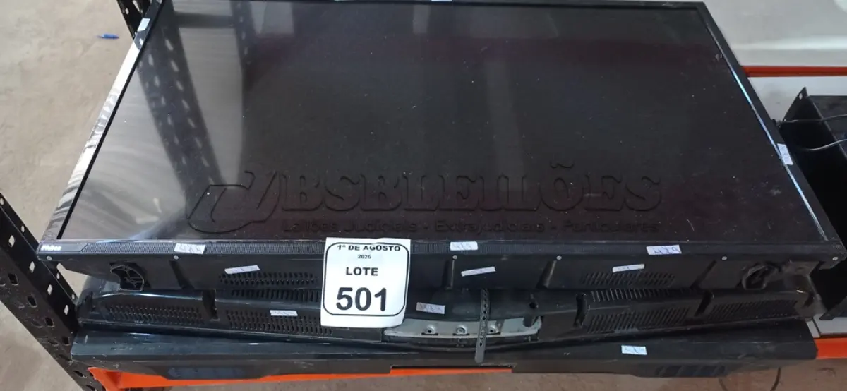 LOTE 501 - 03 TVS DE TAMANHOS E MARCAS DIVERSAS PARA RETIRADA DE PEÇAS. (NO ESTADO) ATENÇÃO! FAZER A VISITAÇÃO ANTES DE ARREMATAR, NÃO SABEMOS SE FUNCIONA, LEILÃO NÃO TEM GARANTIA E NEM DEVOLUÇÃO, SUJEITO A POSSÍVEIS AVARIAS VISÍVEIS/OCULTAS E/OU AUSÊNCIA DE COMPONENTES.