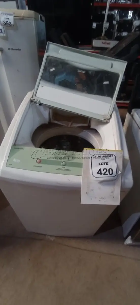 LOTE 420 - 01 MÁQUINA DE LAVAR 6KG 220V MARCA BRASTEMP. (NO ESTADO) ATENÇÃO! FAZER A VISITAÇÃO ANTES DE ARREMATAR, NÃO SABEMOS SE FUNCIONA, LEILÃO NÃO TEM GARANTIA E NEM DEVOLUÇÃO, SUJEITO A POSSÍVEIS AVARIAS VISÍVEIS/OCULTAS E/OU AUSÊNCIA DE COMPONENTES.