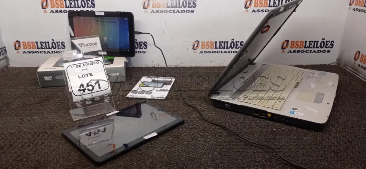 LOTE 451 - 01 NOTEBOOK MARCA ACER E 02 TABLETS. (NO ESTADO) ATENÇÃO! FAZER A VISITAÇÃO ANTES DE ARREMATAR, NÃO SABEMOS SE FUNCIONA, LEILÃO NÃO TEM GARANTIA E NEM DEVOLUÇÃO, SUJEITO A POSSÍVEIS AVARIAS VISÍVEIS/OCULTAS E/OU AUSÊNCIA DE COMPONENTES.