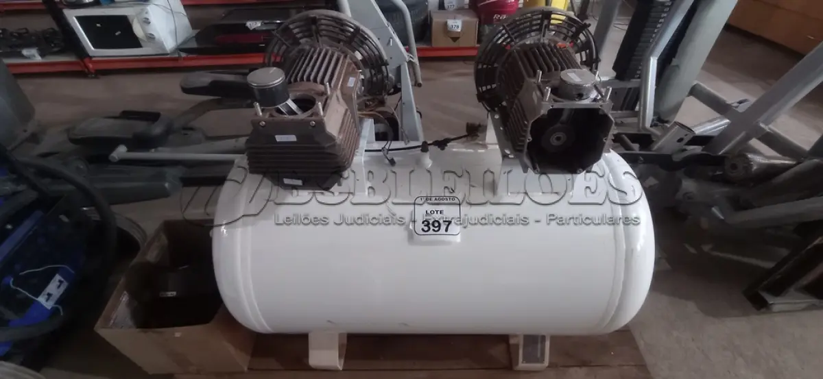 LOTE 397 - 01 COMPRESSOR DE AR ODONTOLÓGICO. (NO ESTADO) ATENÇÃO! FAZER A VISITAÇÃO ANTES DE ARREMATAR, NÃO SABEMOS SE FUNCIONA, LEILÃO NÃO TEM GARANTIA E NEM DEVOLUÇÃO, SUJEITO A POSSÍVEIS AVARIAS VISÍVEIS/OCULTAS E/OU AUSÊNCIA DE COMPONENTES.