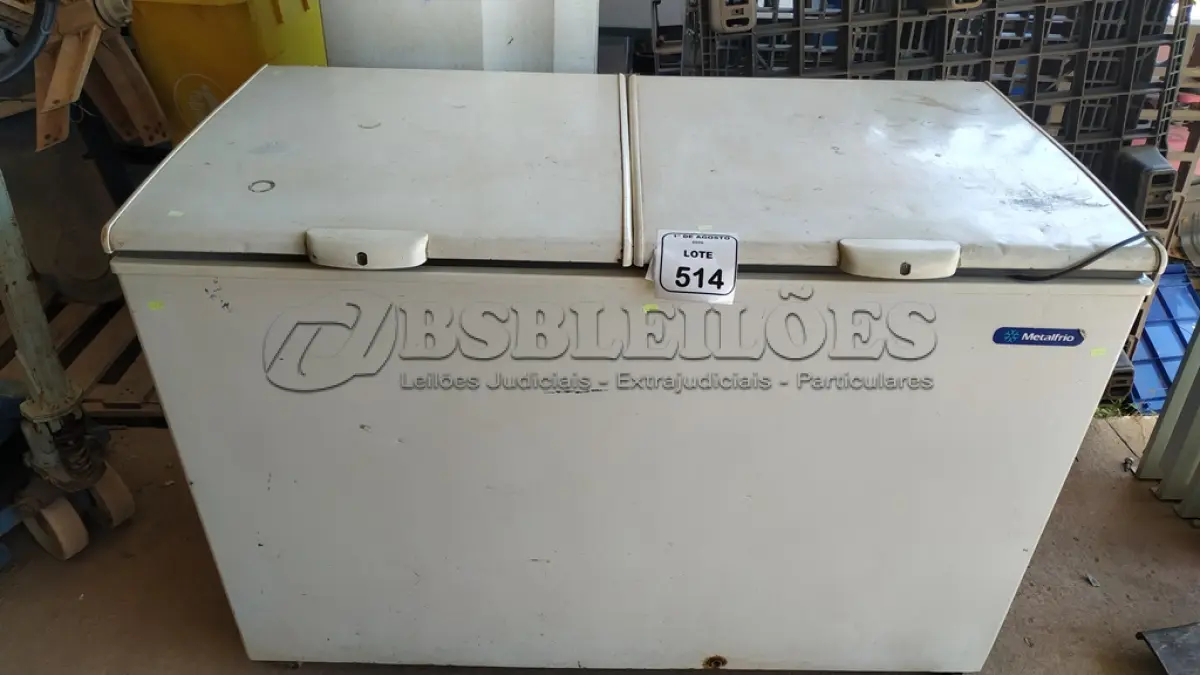 LOTE 514 - 01 FREEZER HORIZONTAL 02 PORTAS 560L MARCA METALFRIO. (NO ESTADO) ATENÇÃO! FAZER A VISITAÇÃO ANTES DE ARREMATAR, NÃO SABEMOS SE FUNCIONA, LEILÃO NÃO TEM GARANTIA E NEM DEVOLUÇÃO, SUJEITO A POSSÍVEIS AVARIAS VISÍVEIS/OCULTAS E/OU AUSÊNCIA DE COMPONENTES.