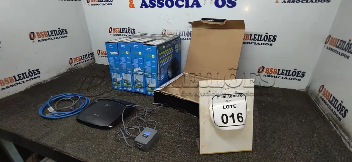 LOTE 016 - 05 ROUTERS DE BANDA LARGA MARCA CISCO. (NO ESTADO) ATENÇÃO! FAZER A VISITAÇÃO ANTES DE ARREMATAR, NÃO SABEMOS SE FUNCIONA, LEILÃO NÃO TEM GARANTIA E NEM DEVOLUÇÃO, SUJEITO A POSSÍVEIS AVARIAS VISÍVEIS/OCULTAS E/OU AUSÊNCIA DE COMPONENTES.