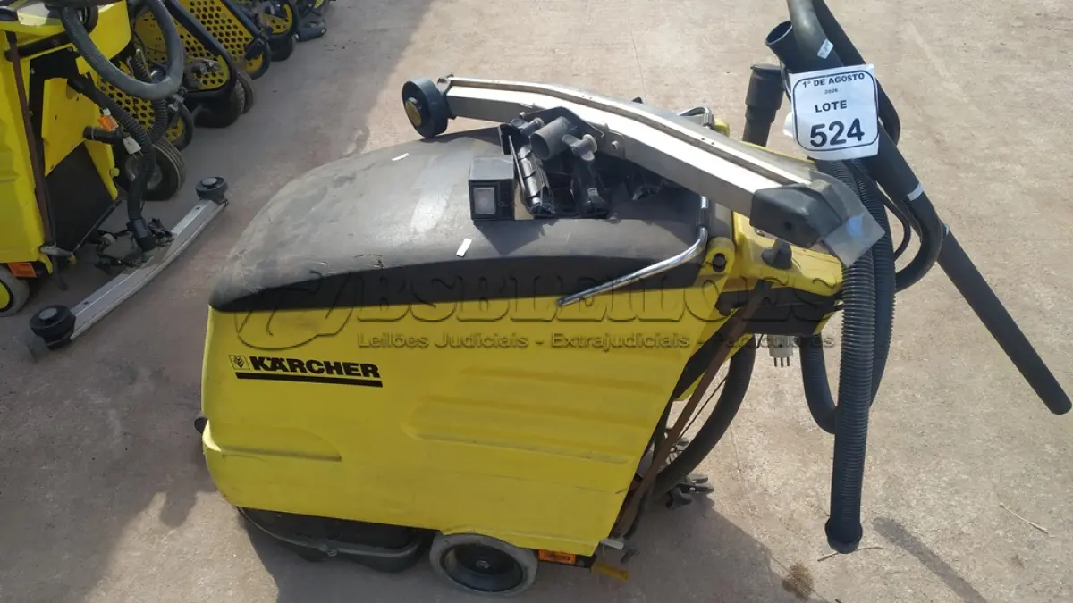 LOTE 524 - 01 MÁQUINA DE LAVAR PISO INDUSTRIAL MARCA KARCHER. (NO ESTADO) ATENÇÃO! FAZER A VISITAÇÃO ANTES DE ARREMATAR, NÃO SABEMOS SE FUNCIONA, LEILÃO NÃO TEM GARANTIA E NEM DEVOLUÇÃO, SUJEITO A POSSÍVEIS AVARIAS VISÍVEIS/OCULTAS E/OU AUSÊNCIA DE COMPONENTES.