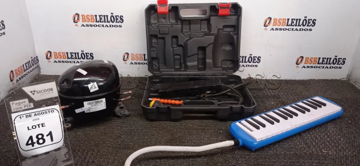 LOTE 481 - 01 MOTOR DE GELADEIRA, 01ESCALETE DE 32 NOTAS E 01 CAIXA DE FERRAMENTAS COM RÉGUA ELÉTRICA E CHAVE. (NO ESTADO) ATENÇÃO! FAZER A VISITAÇÃO ANTES DE ARREMATAR, NÃO SABEMOS SE FUNCIONA, LEILÃO NÃO TEM GARANTIA E NEM DEVOLUÇÃO, SUJEITO A POSSÍVEIS AVARIAS VISÍVEIS/OCULTAS E/OU AUSÊNCIA DE COMPONENTES.