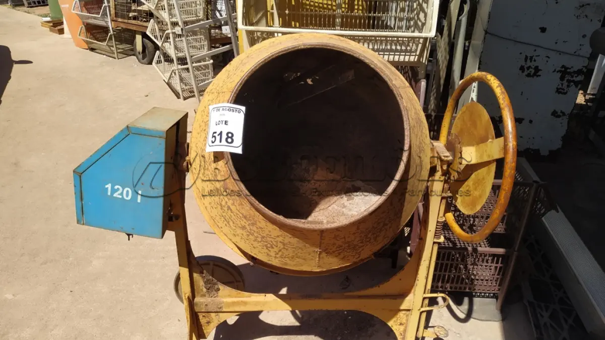 LOTE 518 - 01 BETONEIRA 120L COM AVARIA. (NO ESTADO) ATENÇÃO! FAZER A VISITAÇÃO ANTES DE ARREMATAR, NÃO SABEMOS SE FUNCIONA, LEILÃO NÃO TEM GARANTIA E NEM DEVOLUÇÃO, SUJEITO A POSSÍVEIS AVARIAS VISÍVEIS/OCULTAS E/OU AUSÊNCIA DE COMPONENTES.