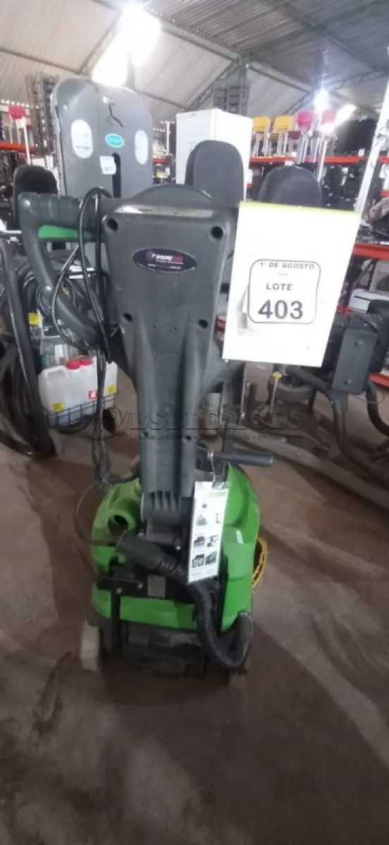LOTE 403 - 01 LAVADORA DE PISO INDUSTRIAL MODELO CT40 MARCA IPC. (NO ESTADO) ATENÇÃO! FAZER A VISITAÇÃO ANTES DE ARREMATAR, NÃO SABEMOS SE FUNCIONA, LEILÃO NÃO TEM GARANTIA E NEM DEVOLUÇÃO, SUJEITO A POSSÍVEIS AVARIAS VISÍVEIS/OCULTAS E/OU AUSÊNCIA DE COMPONENTES.