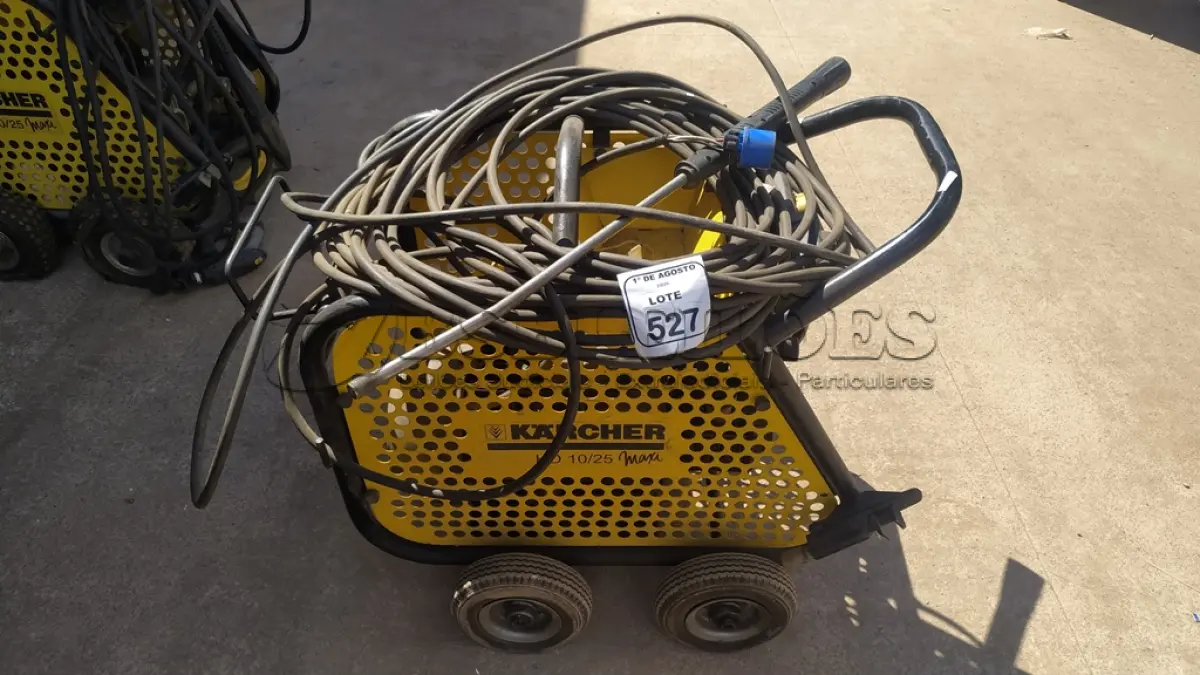 LOTE 527 - 01 LAVADORA DE ALTA PRESSÃO INDUSTRIAL MODELO HD 10/25 MAXI MARCA KARCHER. (NO ESTADO) ATENÇÃO! FAZER A VISITAÇÃO ANTES DE ARREMATAR, NÃO SABEMOS SE FUNCIONA, LEILÃO NÃO TEM GARANTIA E NEM DEVOLUÇÃO, SUJEITO A POSSÍVEIS AVARIAS VISÍVEIS/OCULTAS E/OU AUSÊNCIA DE COMPONENTES.
