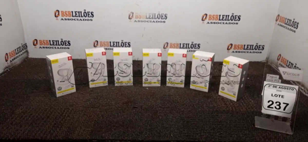 LOTE 237 - 07 FONES DE OUVIDO SEM FIO MARCA AIVR. (NO ESTADO) ATENÇÃO! FAZER A VISITAÇÃO ANTES DE ARREMATAR, NÃO SABEMOS SE FUNCIONA, LEILÃO NÃO TEM GARANTIA E NEM DEVOLUÇÃO, SUJEITO A POSSÍVEIS AVARIAS VISÍVEIS/OCULTAS E/OU AUSÊNCIA DE COMPONENTES.