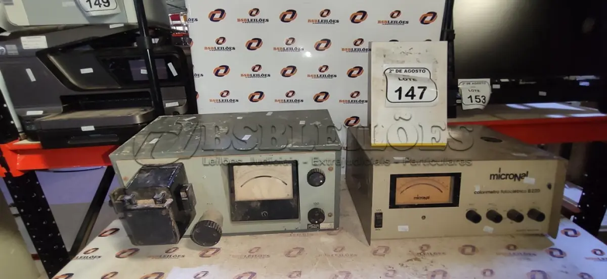 LOTE 147 - 02 COLORÍMETROS FOTOELÉTRICO. (NO ESTADO) ATENÇÃO! FAZER A VISITAÇÃO ANTES DE ARREMATAR, NÃO SABEMOS SE FUNCIONA, LEILÃO NÃO TEM GARANTIA E NEM DEVOLUÇÃO, SUJEITO A POSSÍVEIS AVARIAS VISÍVEIS/OCULTAS E/OU AUSÊNCIA DE COMPONENTES.