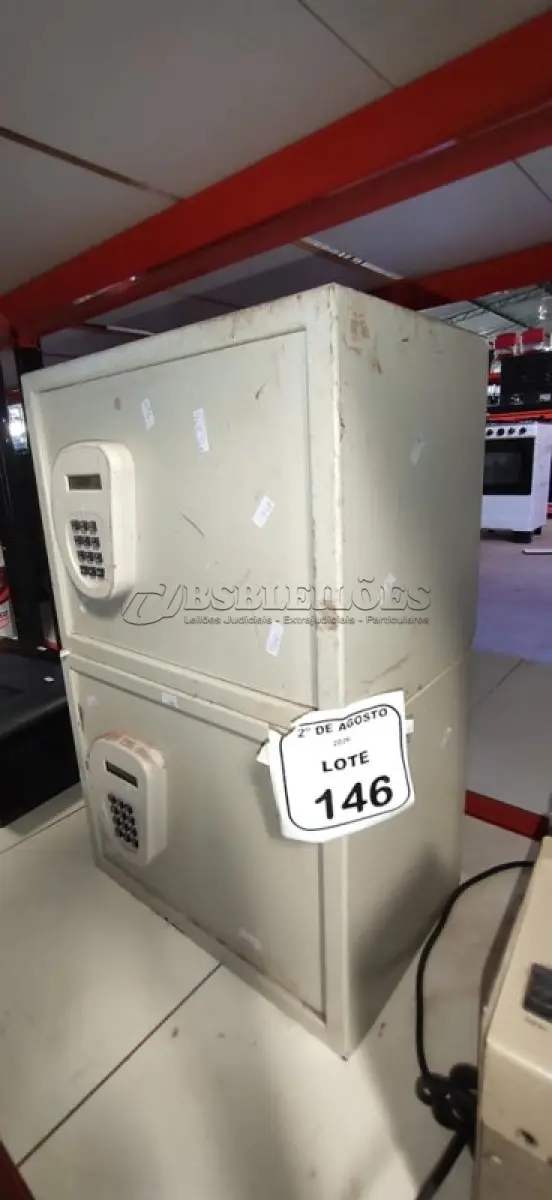 LOTE 146 - 02 COFRES DIGITAIS. (NO ESTADO) ATENÇÃO! FAZER A VISITAÇÃO ANTES DE ARREMATAR, NÃO SABEMOS SE FUNCIONA, LEILÃO NÃO TEM GARANTIA E NEM DEVOLUÇÃO, SUJEITO A POSSÍVEIS AVARIAS VISÍVEIS/OCULTAS E/OU AUSÊNCIA DE COMPONENTES.