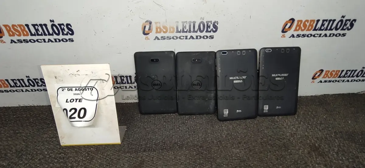 LOTE 020 - 04 TABLETS DE MARCAS E MODELOS DIVERSOS SEM FONTE. (NO ESTADO) ATENÇÃO! FAZER A VISITAÇÃO ANTES DE ARREMATAR, NÃO SABEMOS SE FUNCIONA, LEILÃO NÃO TEM GARANTIA E NEM DEVOLUÇÃO, SUJEITO A POSSÍVEIS AVARIAS VISÍVEIS/OCULTAS E/OU AUSÊNCIA DE COMPONENTES.